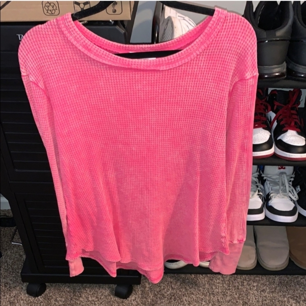 Womens Zenana Brighter Pink Long Sleeve Top Sz Medium. Thermal Look To It